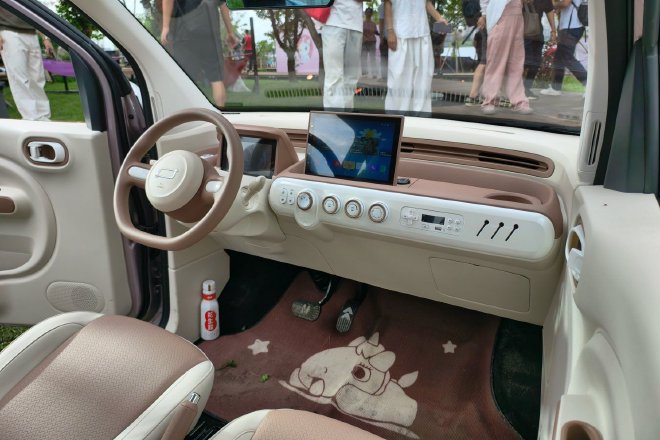 售价3.49万元起/新增车色和科技配置 2026款奔腾小马正式上市