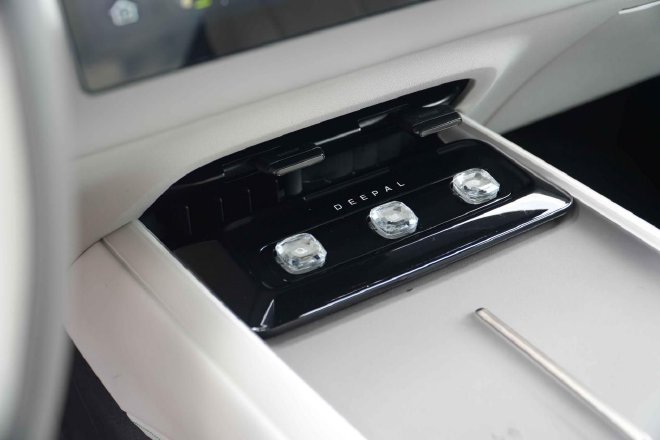 驾驶辅助 操控全升级 2026款深蓝L07跑起来更爽了