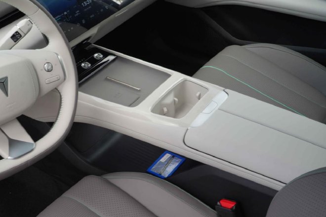 驾驶辅助 操控全升级 2026款深蓝L07跑起来更爽了