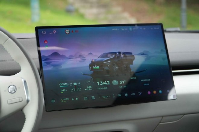 驾驶辅助 操控全升级 2026款深蓝L07跑起来更爽了