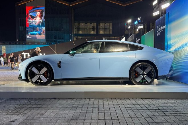 颠覆设计打破传统 全新小鹏P7迎首秀