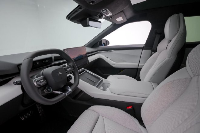 颠覆设计打破传统 全新小鹏P7迎首秀