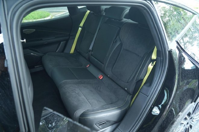 试驾领克10 EM-P ：30万内插混轿车四驱与智能的双重颠覆