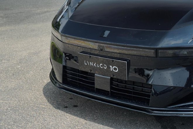 试驾领克10 EM-P ：30万内插混轿车四驱与智能的双重颠覆