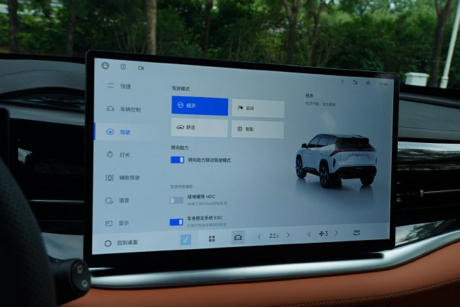 试驾全新一代博越 当10万级SUV学会“读懂家庭”