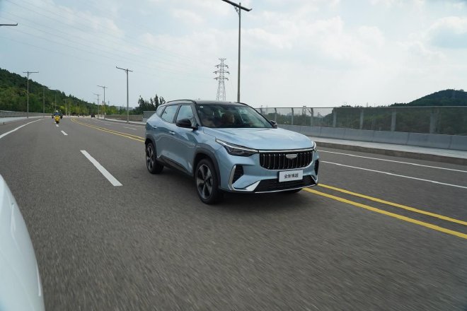 试驾全新一代博越 当10万级SUV学会“读懂家庭”