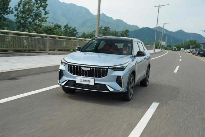 试驾全新一代博越 当10万级SUV学会“读懂家庭”