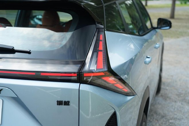 试驾全新一代博越 当10万级SUV学会“读懂家庭”