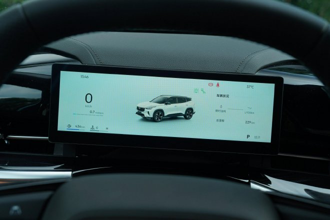 试驾全新一代博越 当10万级SUV学会“读懂家庭”