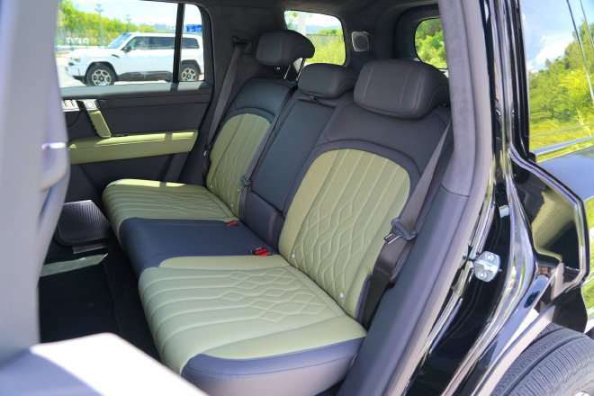 售价31.99万元起 猛士M817正式上市