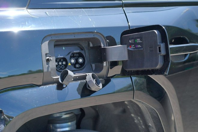 售价31.99万元起 猛士M817正式上市