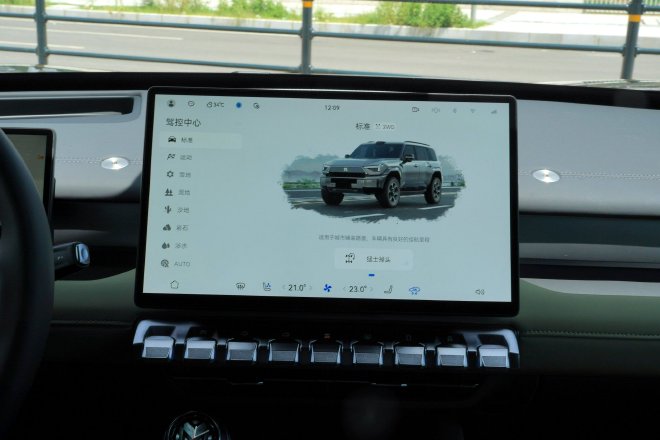 售价31.99万元起 猛士M817正式上市