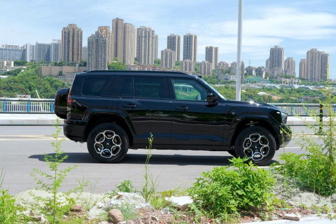 售价31.99万元起 猛士M817正式上市