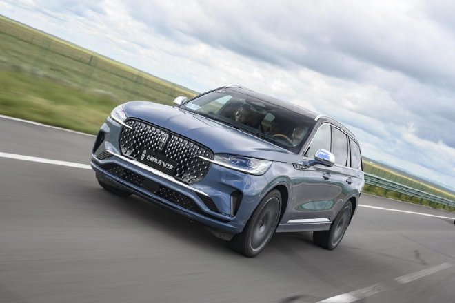 “静若伏虎 动若飞龙” 试总统座驾全新林肯领航员