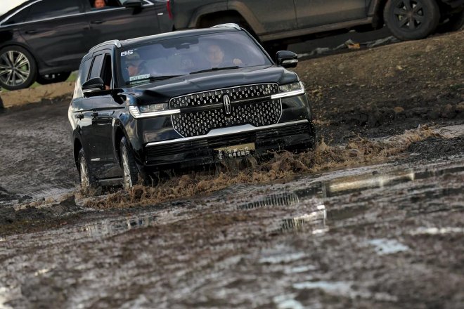 “静若伏虎 动若飞龙” 试总统座驾全新林肯领航员