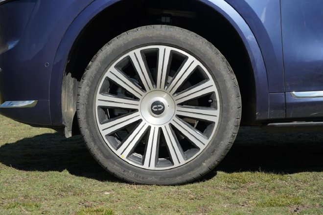 全面进化 重塑标杆 试驾全新问界M7