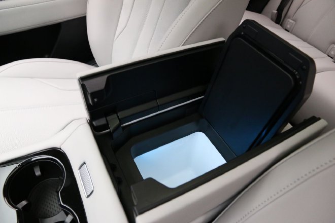 朋克？坦克？当越野车碰上潮流 实拍全新坦克400Hi4-Z