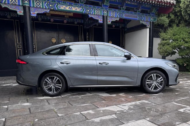 全民家轿标杆 吉利银河星耀6预售8.58万起