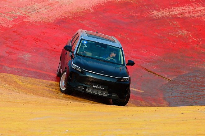 第三代蓝电E5 PLUS正式上市，限时换新价11.98万元