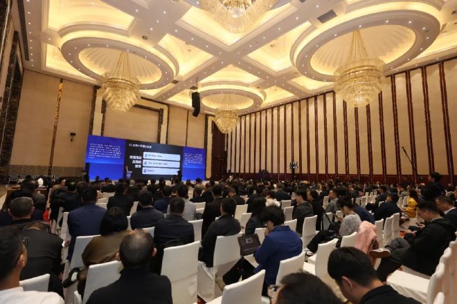 智链全球 聚势共赢，2025中国商用车新生态论坛盛大举办