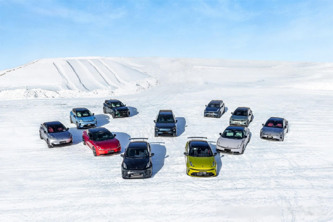 领克赛车生产基地在张家口正式揭幕 首款量产TCR赛车投产