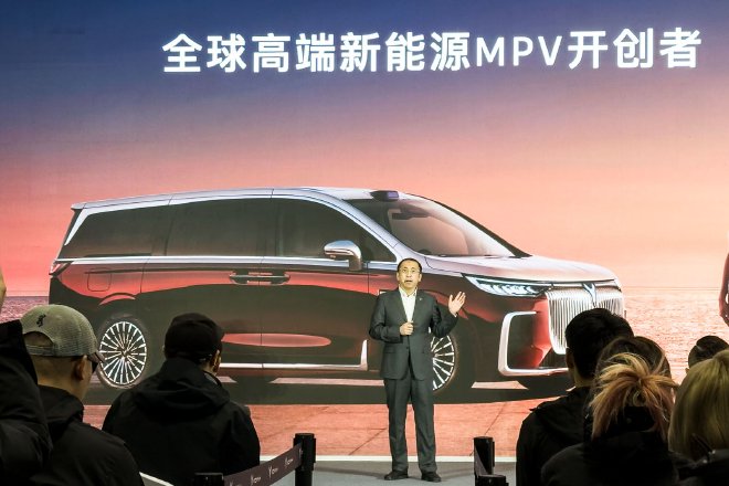 上市暨交付 岚图梦想家20万辆下线暨冠军版上市交付