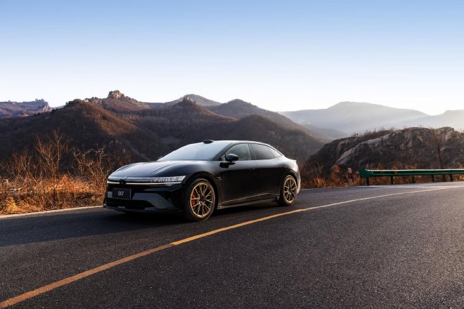 极氪焕新7系正式上市 001五周年纪念版同步限量发售