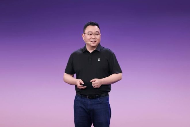 全新一代问界M9完成首批用户工厂验收交付