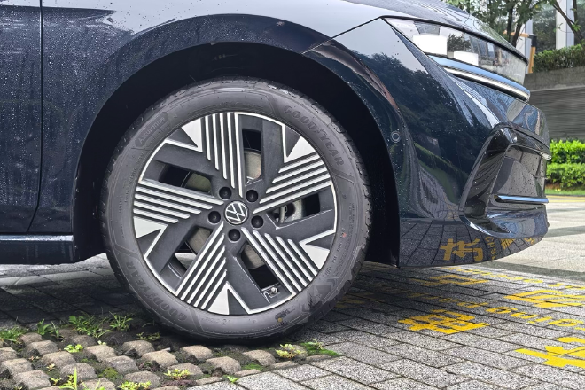 插混市场的双线反击 试驾一汽-大众迈腾PHEV与探岳L PHEV