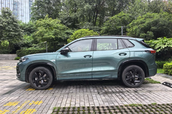 插混市场的双线反击 试驾一汽-大众迈腾PHEV与探岳L PHEV