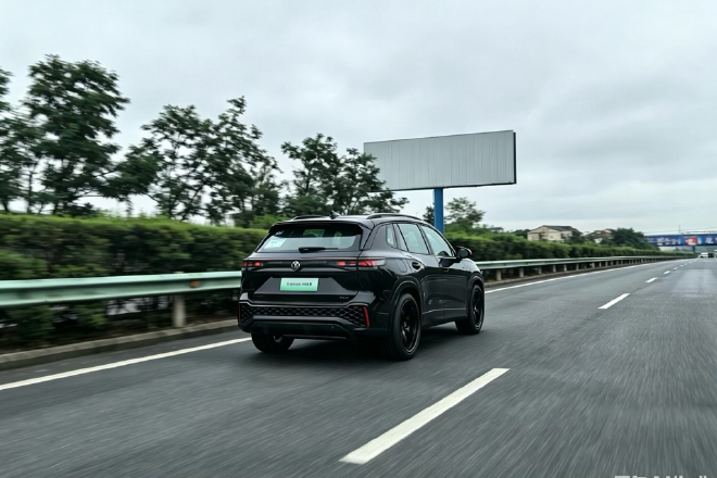 插混市场的双线反击 试驾一汽-大众迈腾PHEV与探岳L PHEV