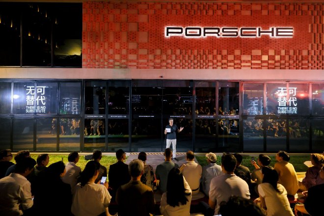 保时捷中国北京首家品牌快闪空间亮相北京亮马河畔