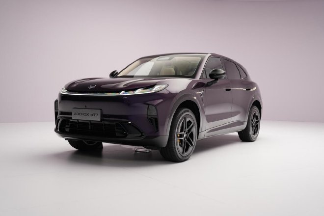 极狐阿尔法T7静态体验 20万级全能轿跑SUV