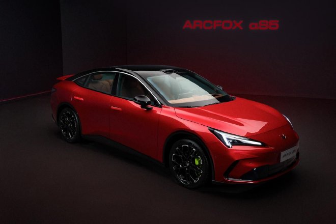 2027款极狐阿尔法S5开启预售 预售价12.18万元起