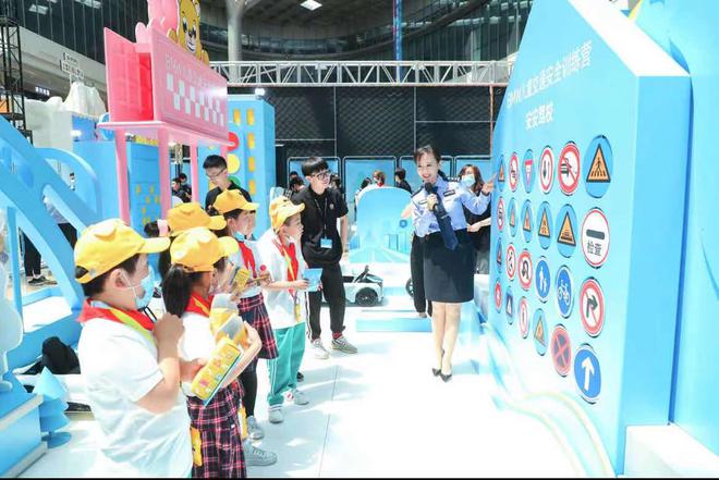 2021BMW儿童交通安全训练营正式开营