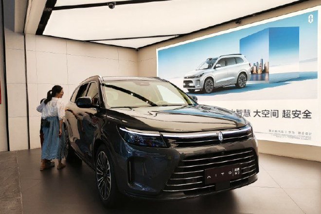 车圈热搜 宝马奔驰联手在华建超充 华为长安签协议