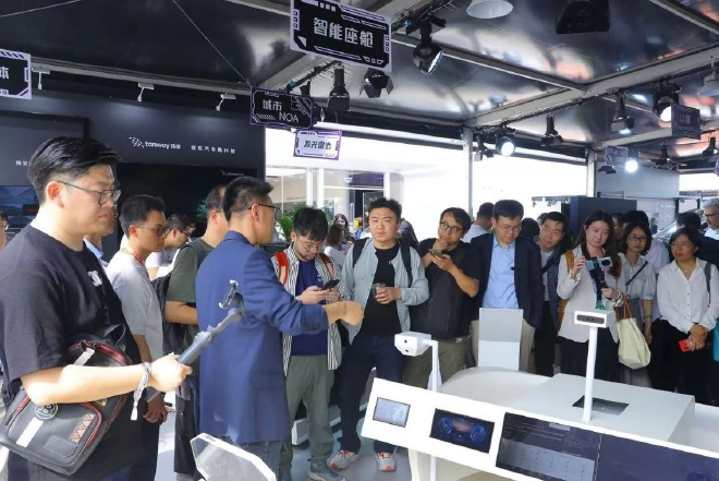 卷流量不如卷技术？近50位科技大拿共同揭晓2024‘智輅奖’