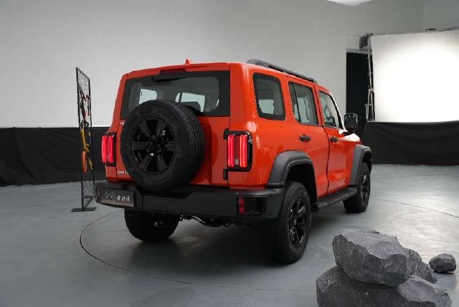 全方位解析25款坦克300：硬派越野的新征程