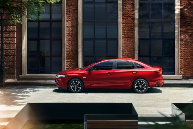 雪佛兰新款科鲁泽正式上市 售价9.49-10.89万元