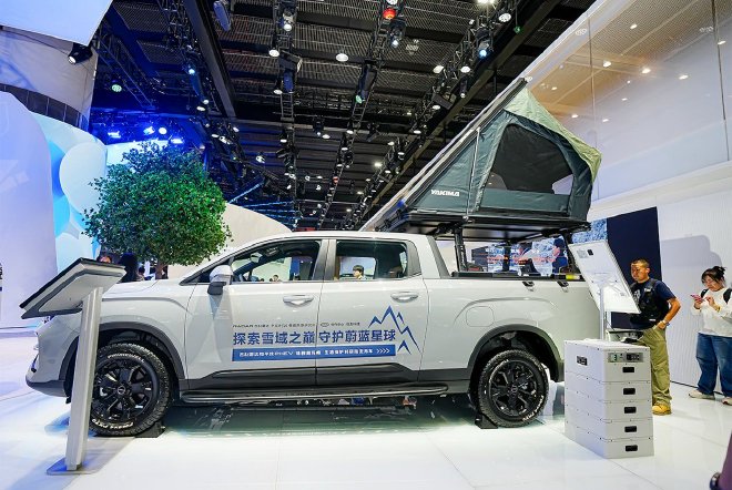 2025广州车展：吉利新能源皮卡携生态产品PSP380放电器亮相