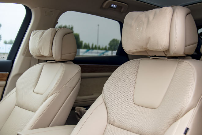 有“华”之后真的可以为所欲为？场地试驾问界M5 EV