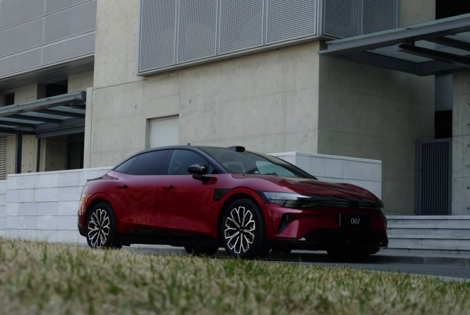 焕新极氪007深度解析：20万级纯电标杆的全维进化 同级对比见真章