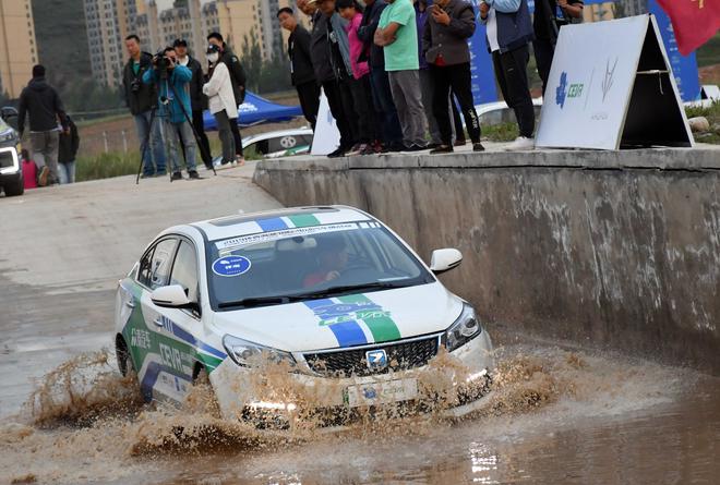 第六届环青海湖(国际)电动汽车挑战赛性能评测赛-涉水环节