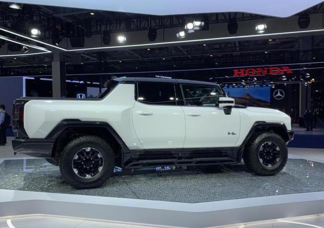 车圈热搜：悍马带电进博会耍酷 ID家族再添新成员