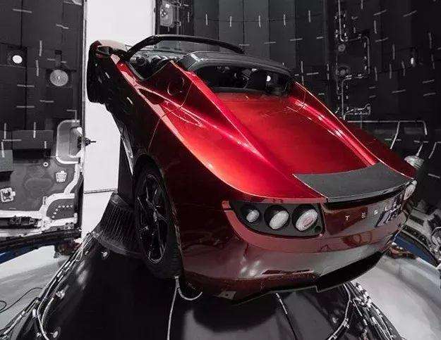 特斯拉与福特唇枪舌剑 互相开黑