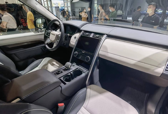 2022成都车展 路虎揽胜运动版首发并预售