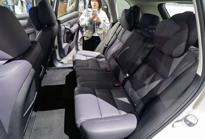 2023广州车展：零跑C10正式亮相