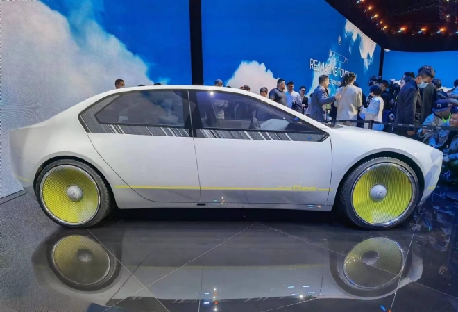 2023宝马之夜：i7 M70L与iX1等正式发布