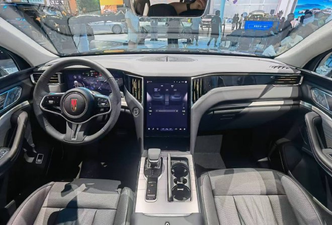 2024成都车展探馆：红旗HS7 PHEV亮相