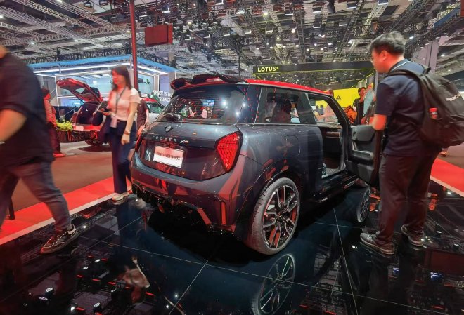 2025上海车展：全新电动MINI JCW亮相